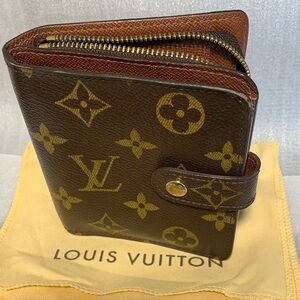Louis Vuitton Zippy Compact Wallet
